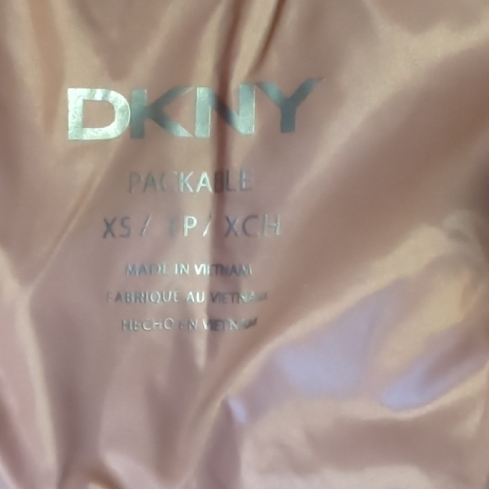 DKNY Blush/Dusty Mauve Quilted Puffer Jacket/NWOT - Picture 2 of 3